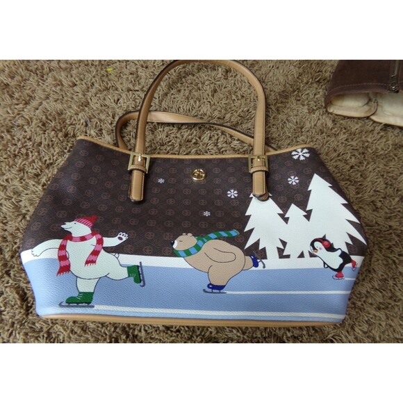 Giani Bernini Ice skating Bears Tote Handbag New Winter Scene Bag Purse - Picture 1 of 8